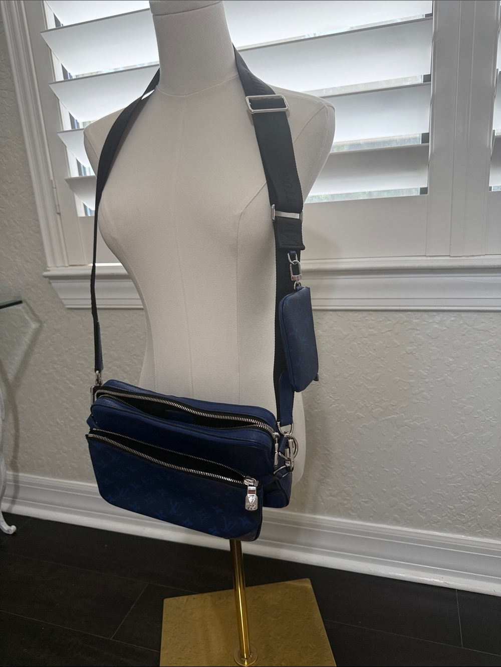 Louis Vuitton Taigarama Blue Monogram Crossbody Trio Messenger with Strap Pouch - Picture 7 of 7